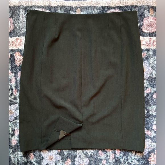 MM LaFleur Noho Skirt Dark Pine Size 10 - Picture 2 of 6